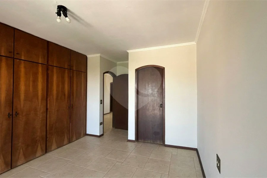 Venda Casa com 4 Dormitórios no Parque Santa Cecília