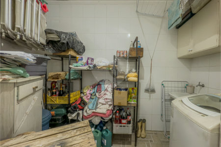 Casa com 3 Dormitórios e 2 suítes à Venda no Bairro da Saúde