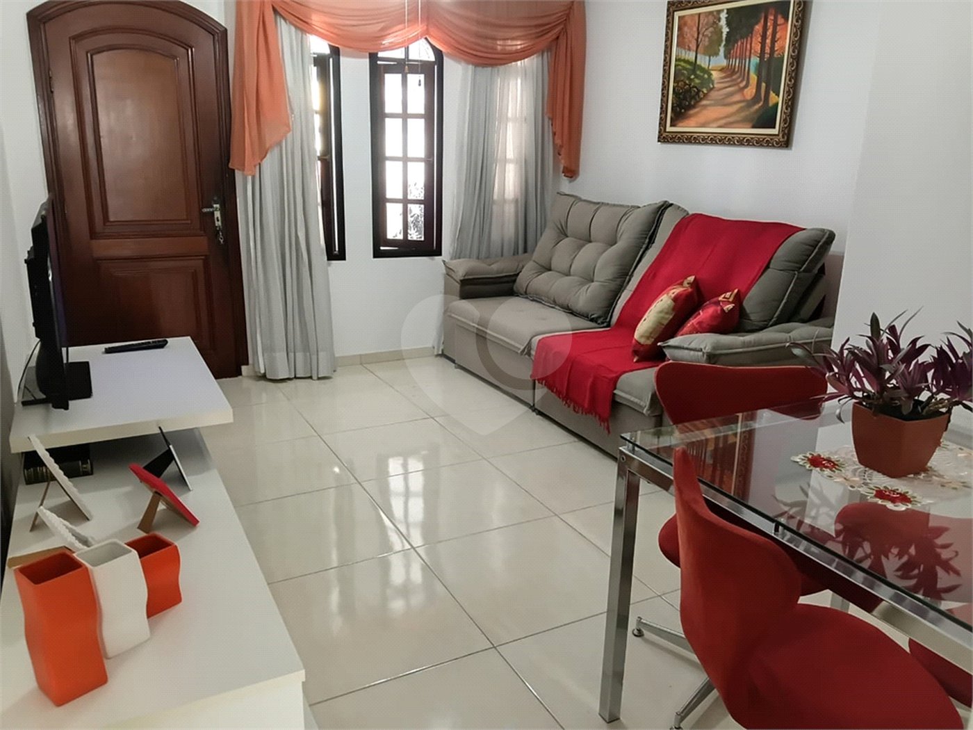 Sobrado em condomínio fechado com 3 dormitórios e 100m2