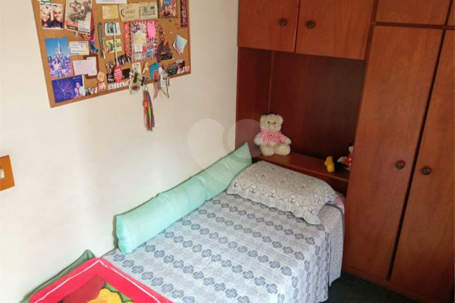 Lindo apartamento, muito bem conservado, com bom espaço interno.