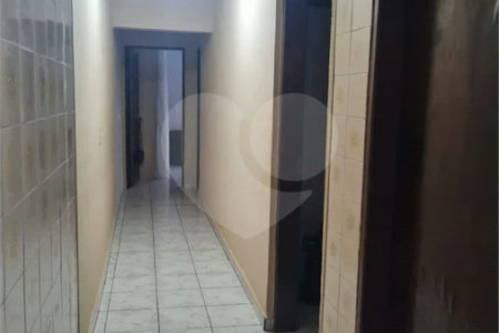 Casa com 183m², 3 dormitórios, 2 vagas, à venda em Santo André