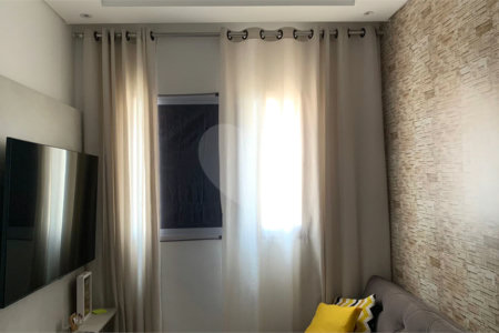 Apartamento no Condomínio Parque dos Manacás.