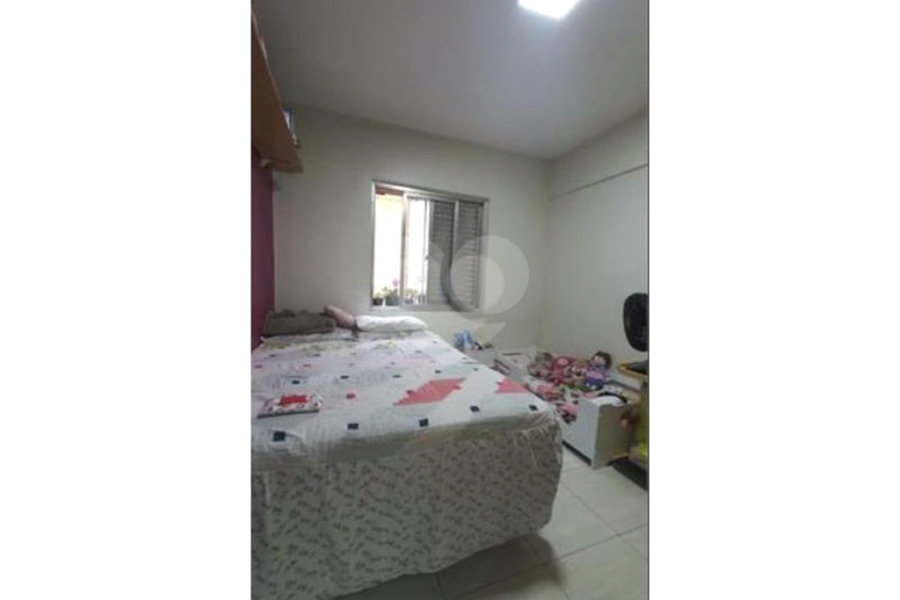 2 quartos e vaga de garagem
