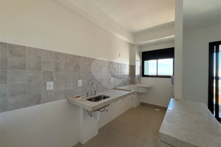 Apartamento no IRINEU MASSARI á venda
