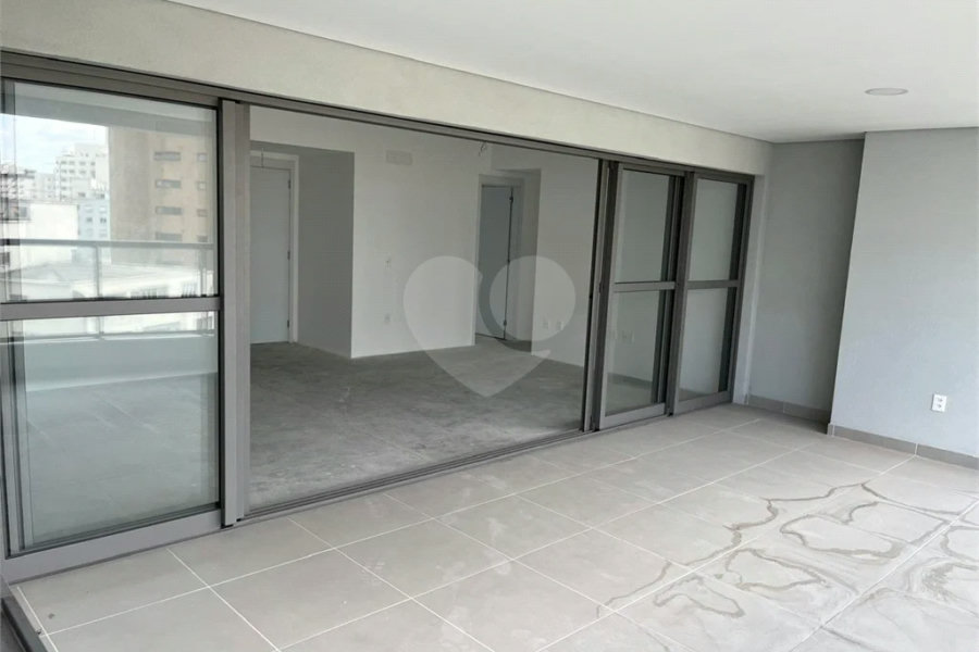 Apartamento de 175m2 à venda com 3 dormitórios e 3 vagas no Paraíso