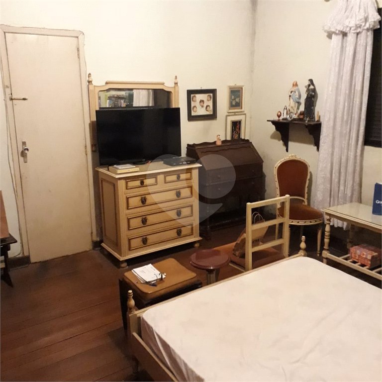Casa Térrea Ampla com 4 Dormitórios, Suíte e Quintal à Apenas 15 Minutos do Estação Tatuapé.