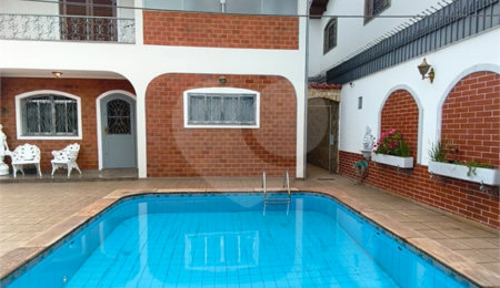 Sobrado à venda com 3 quartos, sendo 1 suíte,  em Tremembé, São Paulo, SP