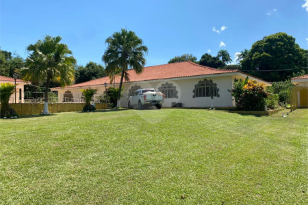 Casa à venda na cidade de Dois Corregos - SP