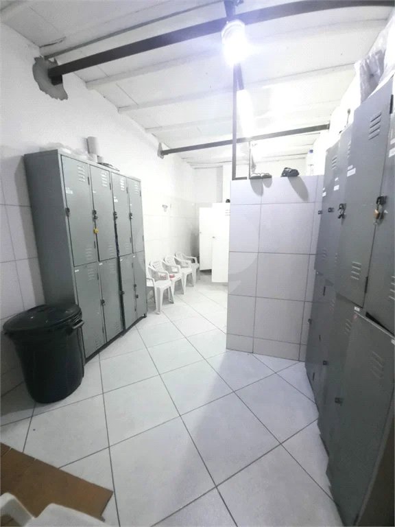 Galpão com 500m² , 2 vagas , 2 banheiros , à venda no Parque das Nações em Santo André
