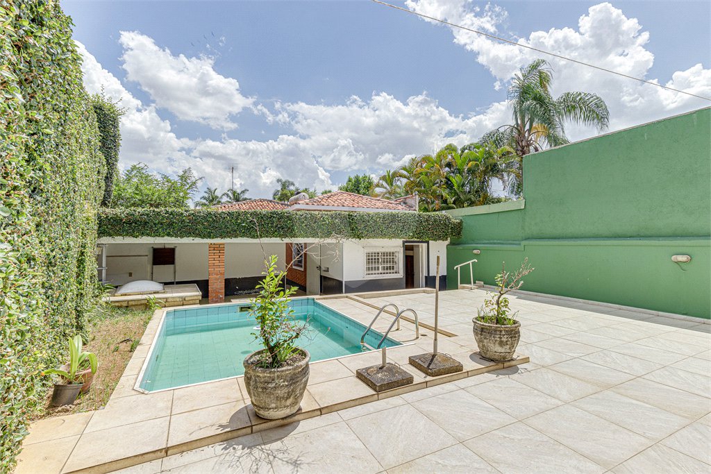 Casa Térrea à venda com 3 quartos, sendo 1 suíte,  em Alto da Boa Vista, São Paulo, SP