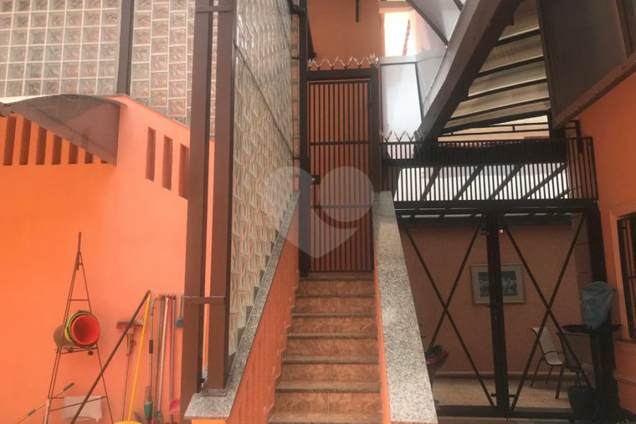 Casa à venda com 5 quartos, sendo 3 suítes, em Alto da Lapa, São Paulo, SP