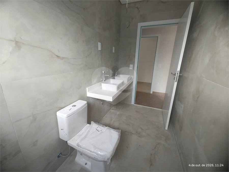 Casa exclusiva em Atibaia de alto padrão com 3 suítes, piscina, espaço gourmet, condomínio fechado, aceita financiamento