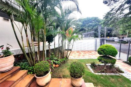 Casa para alugar com 4 quartos, sendo 2 suítes,  em Alto da Boa Vista, São Paulo, SP