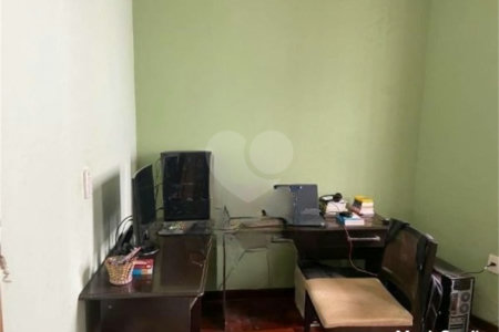 Casa com 180m², 3 dormitórios, sendo 1 suíte, 2 vagas, à venda na Vila Prudente.