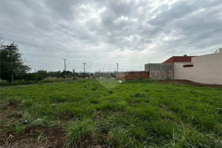 Terreno á venda, com 197m2, no Bairro Parque Primavera em São Carlos.