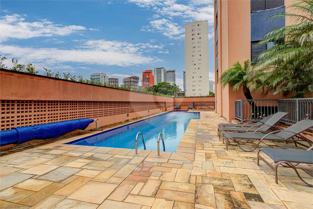 Apartamento para alugar com 3 quartos, sendo 1 suíte, em Chácara Santo Antônio, São Paulo, SP