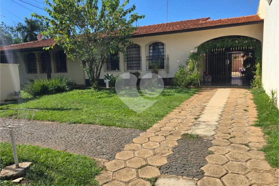 Casa à venda com 3 quartos, sendo 1 suíte, no Cidade Jardim, Pirassununga - SP