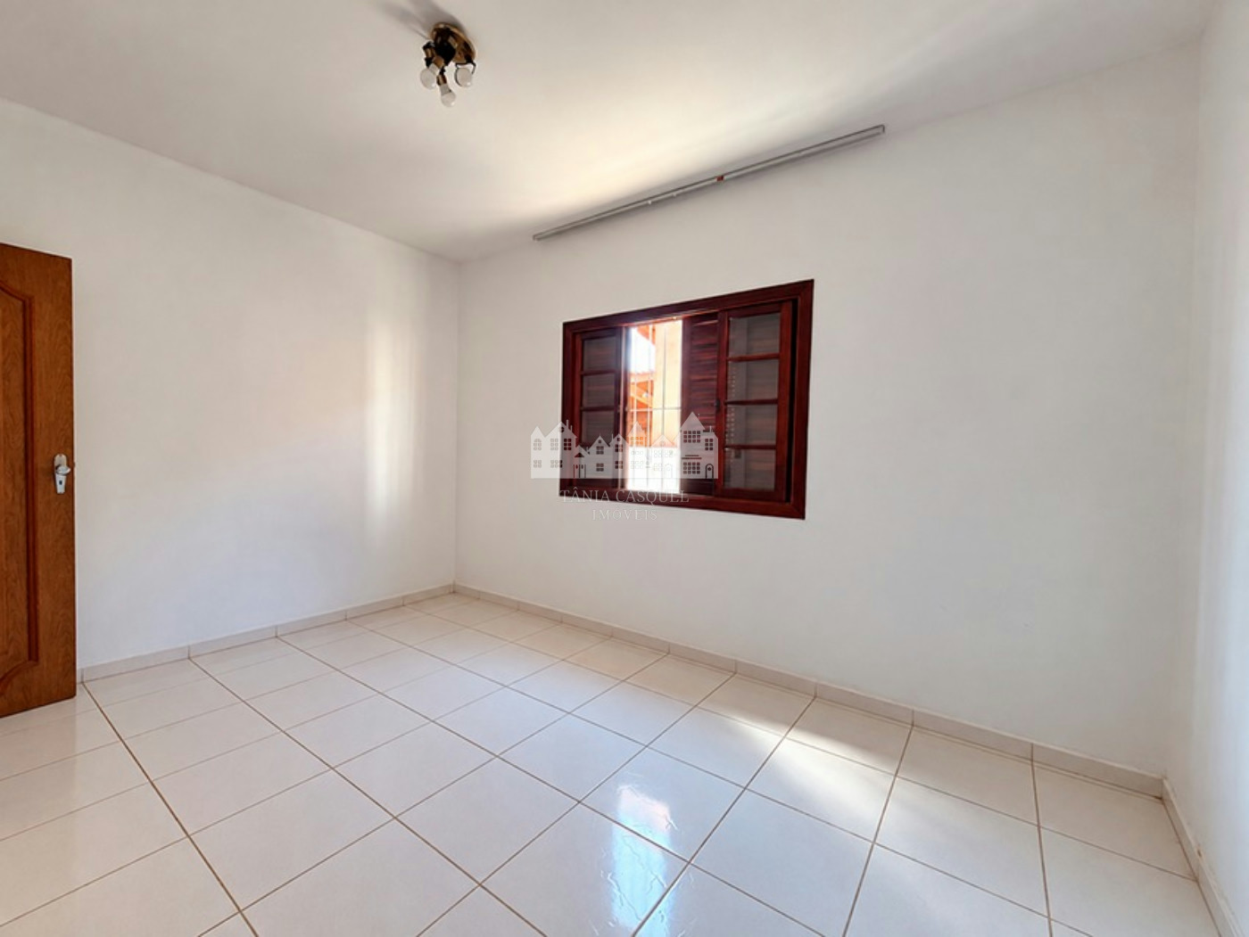 Casa Térrea à venda com 4 quartos, sendo 2 suítes, em Loteamento Loanda, Atibaia, SP