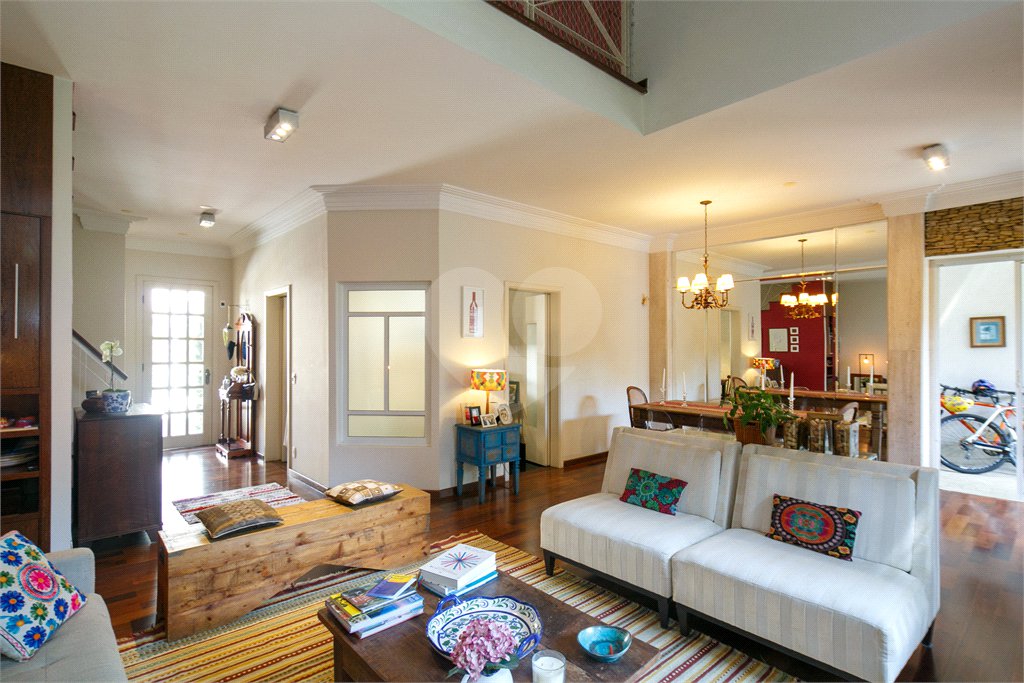 Casa à venda com 5 suítes no condomínio Villa Florida, São Paulo - SP