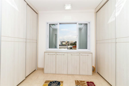 Casa Sobrado à venda com 342 m², 3 dormitórios, sendo 2 suítes, 4 vagas na Vila Mariana - São Paulo.
