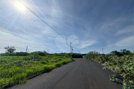 Terreno Comercial á venda com 286m2, ao lado da Rodovia Washington Luiz, em São Carlos.