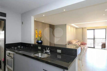 Apartamento reformado a venda no Alto da Boa Vista