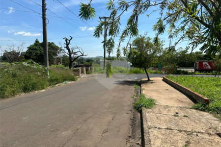 Terreno a venda no Parque Primavera