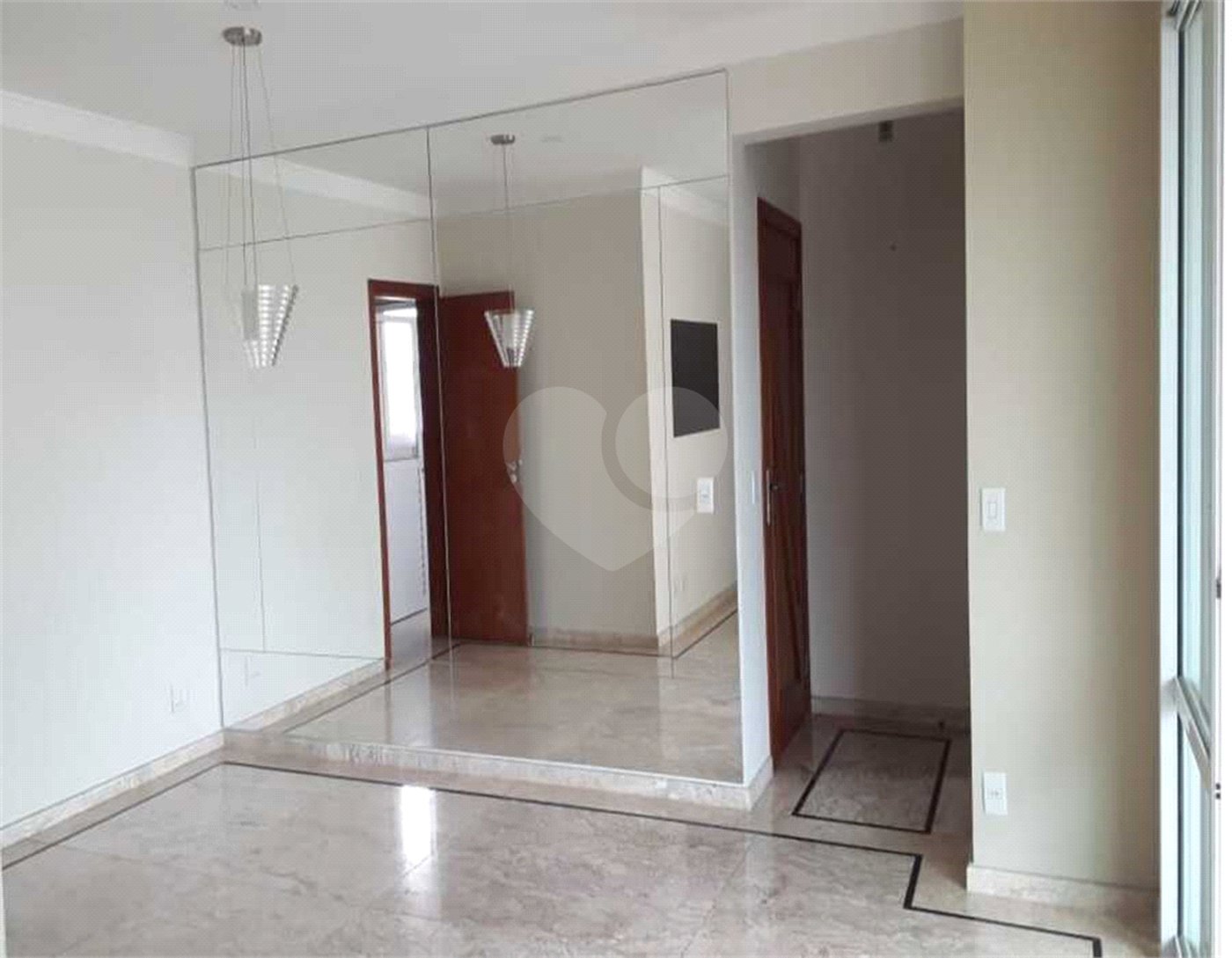 Lindo Apto Edifício Raquel Venda com Sacada gourmet.com 03 dormitórios 01 suíte