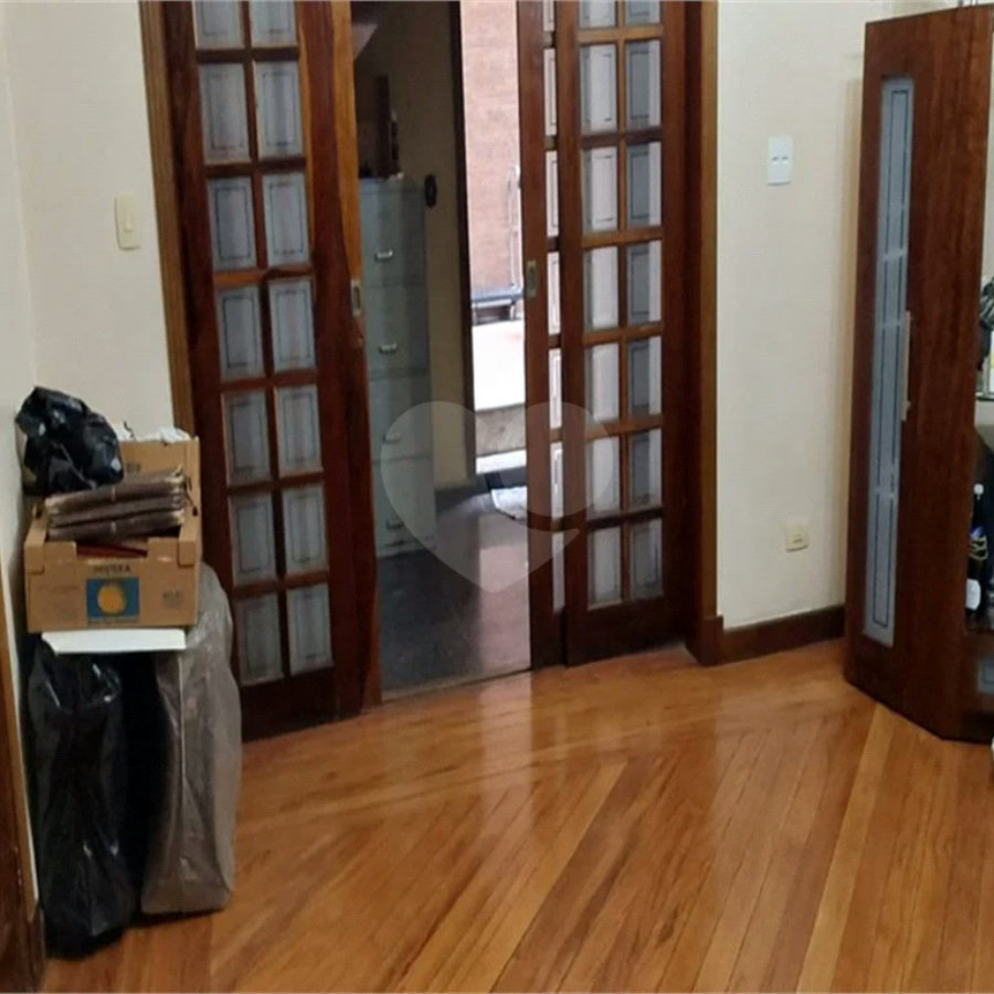 Casa com dois pavimentos na Barra Funda: