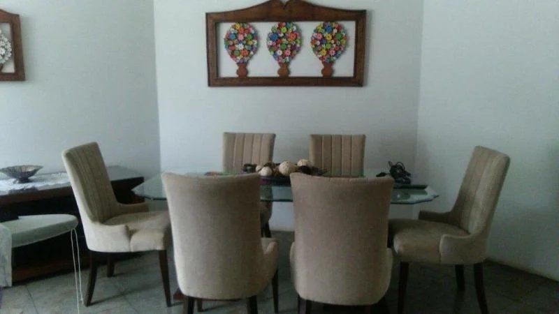 Casa no Butantâ com jardim e piscina