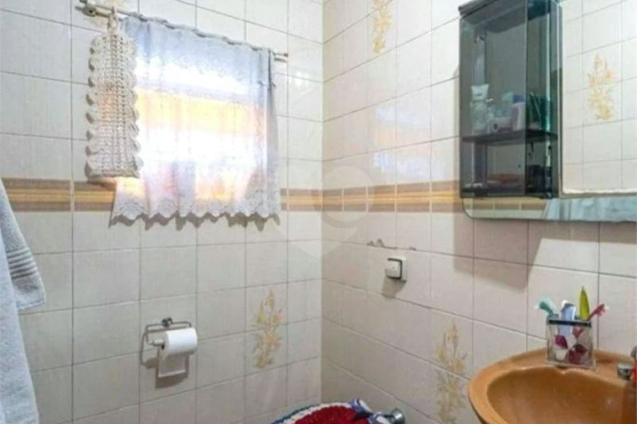 Sobrado à venda com 3 dormitórios na Vila Carrão