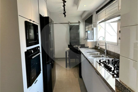 Apartamento de 176 m2 com 4 dormitórios sendo 3 suítes com 3 vagsa Condomínio Dolce Vita Avenida Lacerda Franco ,Cambuci -São Paulo