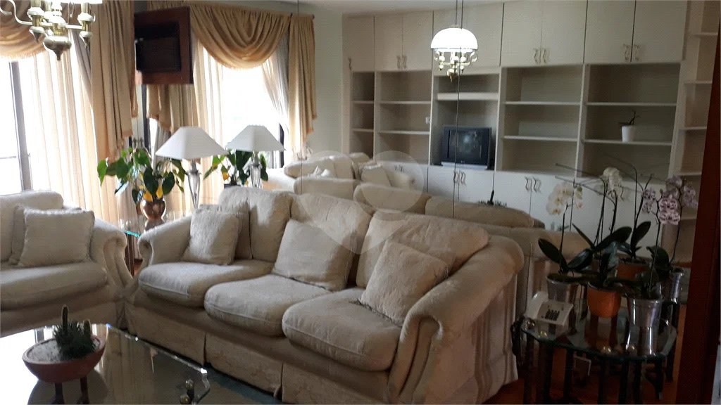 Apartamento à venda mobiliado nos Jardins — 126 m²