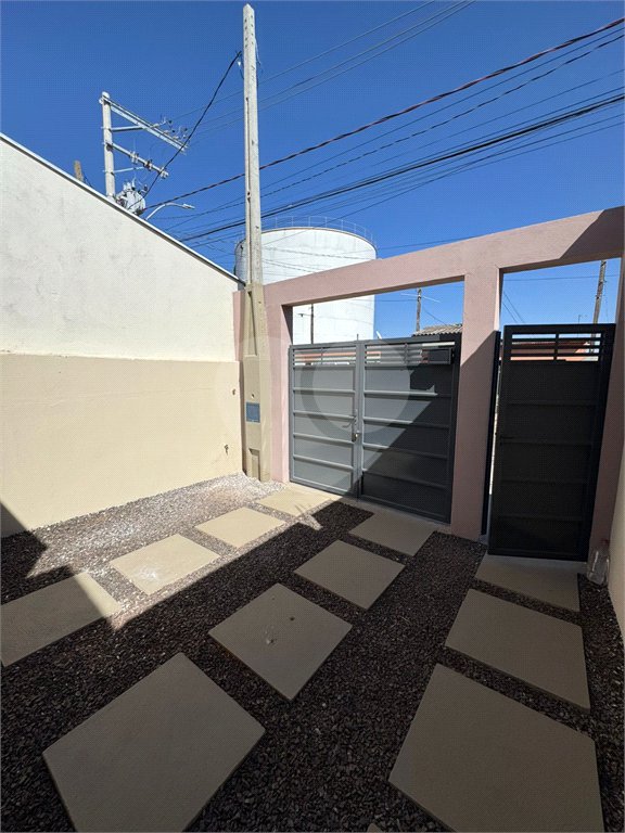 Casa com 02 Dormitórios á venda, em Cidade Aracy 2.