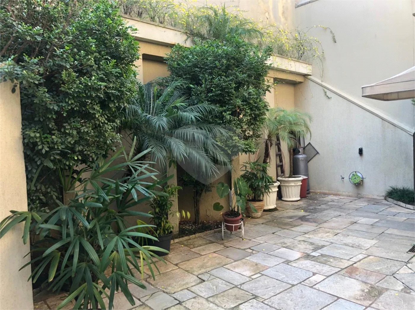 Sobrado com 363m² à venda no Alto da Moóca - 3 suítes e 6 vagas.