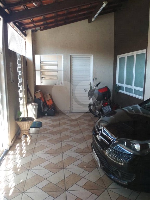 Casa térrea para venda ou locação no Jardim São Carlos V