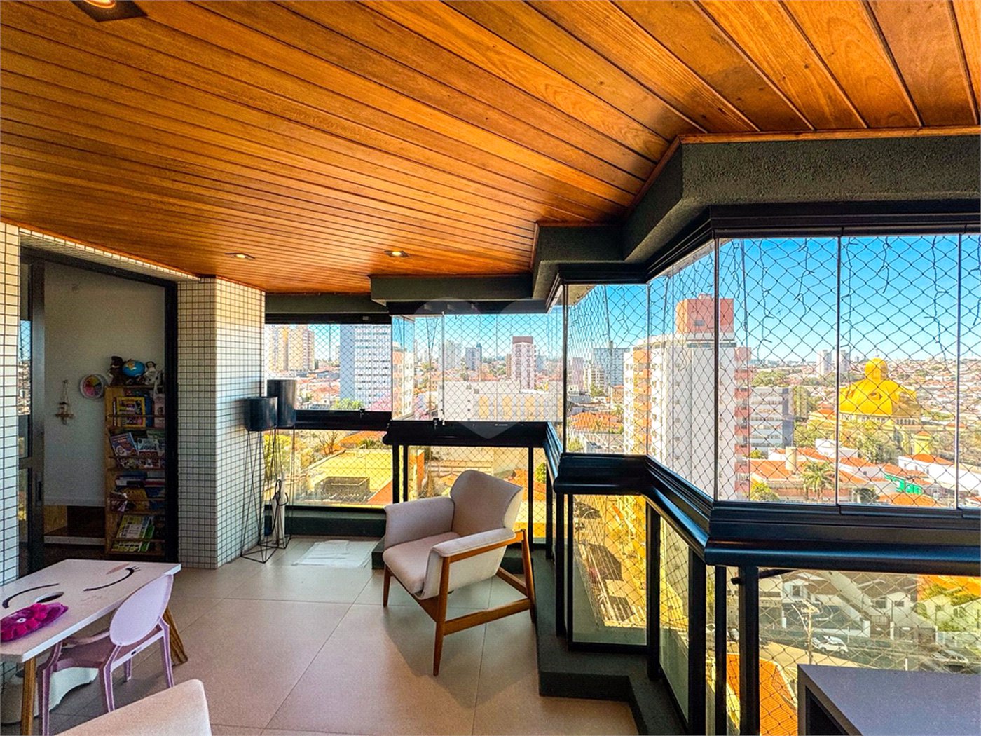 Apartamento à Venda no Centro de São Carlos - com 3 Suítes.