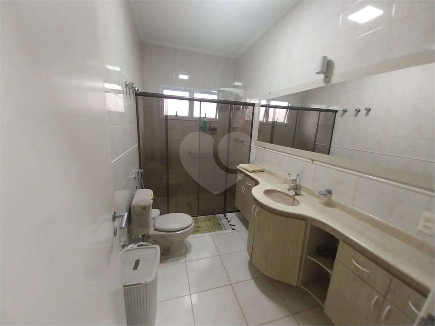 Casa Térrea Disponível para Locação e Venda no Condomínio Vilaggio Capriccio