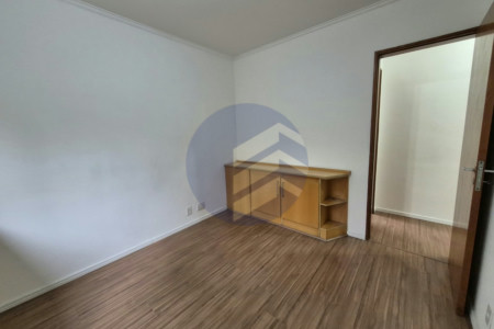 Apartamento à venda com 3 quartos, 1 banheiro e 1 vaga próximo à USP