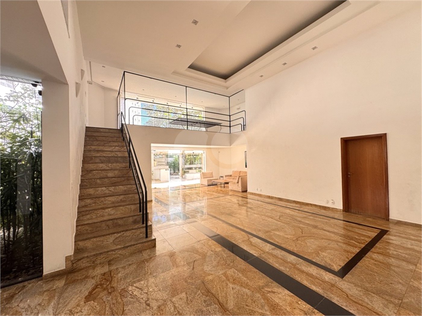 Higienópolis: Apartamento de 350 m2, 4 suítes, 5 vagas.