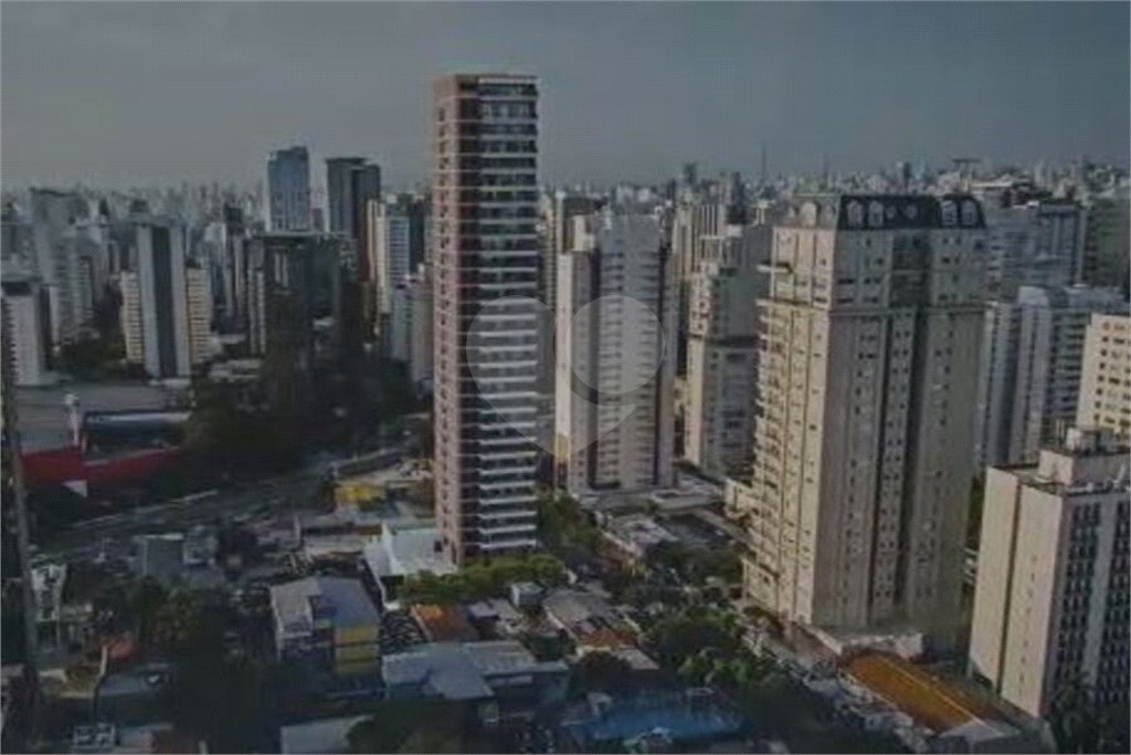 Apartamento à venda com 3 suítes em Vila Nova Conceição, São Paulo, SP