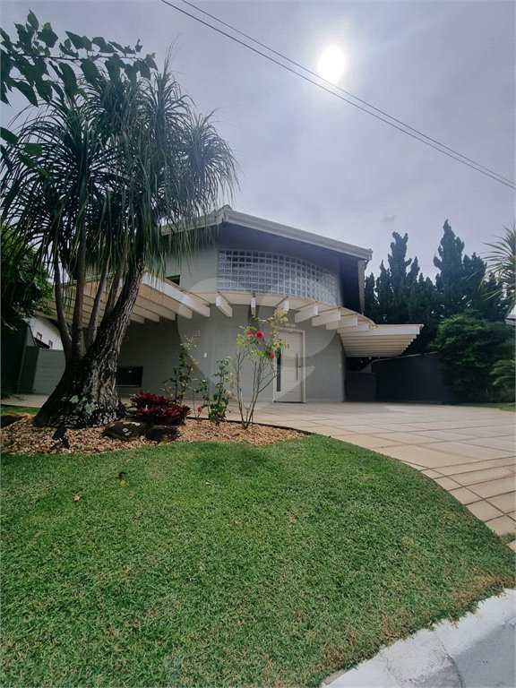 Sobrado à venda ou para alugar com 3 suítes em Villaggio Capríccio, Louveira, SP