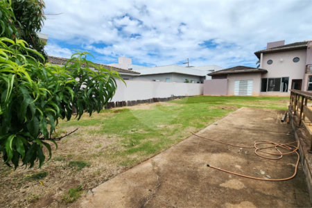 Lote á venda no residencial Eldorado.