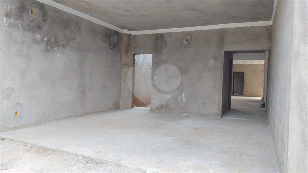 Casa térrea em fase de construção para venda no condomínio Quebec