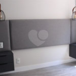 Apartamento 2 dormitórios, 1 suíte, 2 banheiros e 1 vaga de garagem.