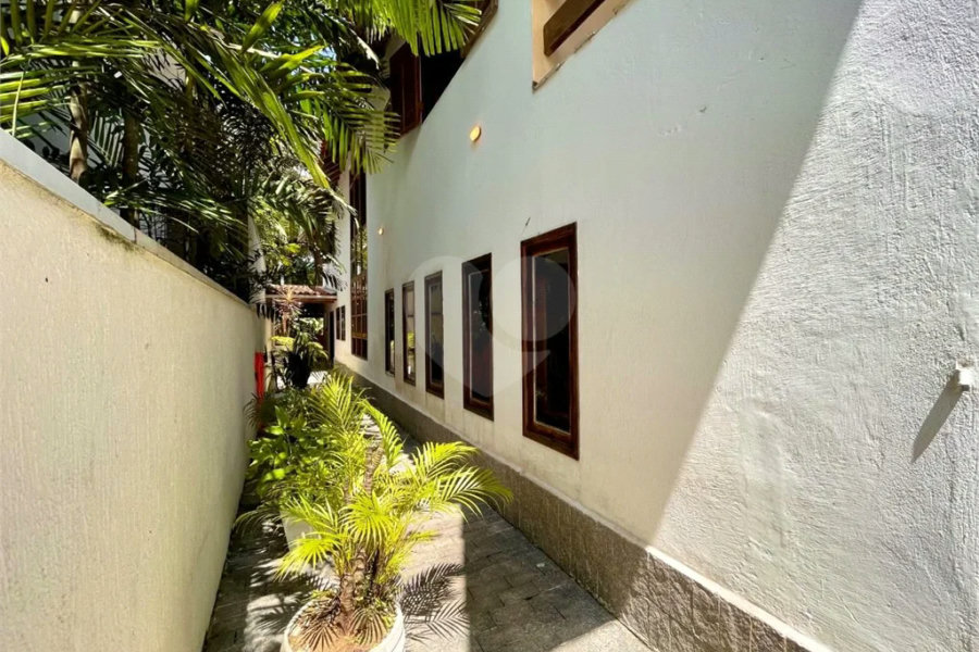 Casa à venda com 5 quartos, sendo 4 suítes, em Riviera de São Lourenço, Bertioga, SP