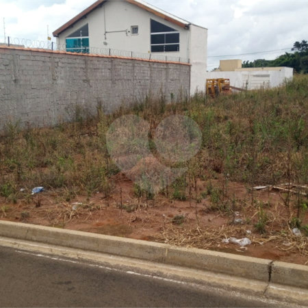 Lote no Jardim do Bosque, aceita financiamento ou aquisição de terreno e construção .