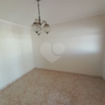 Casa térrea com 2 dormitórios.