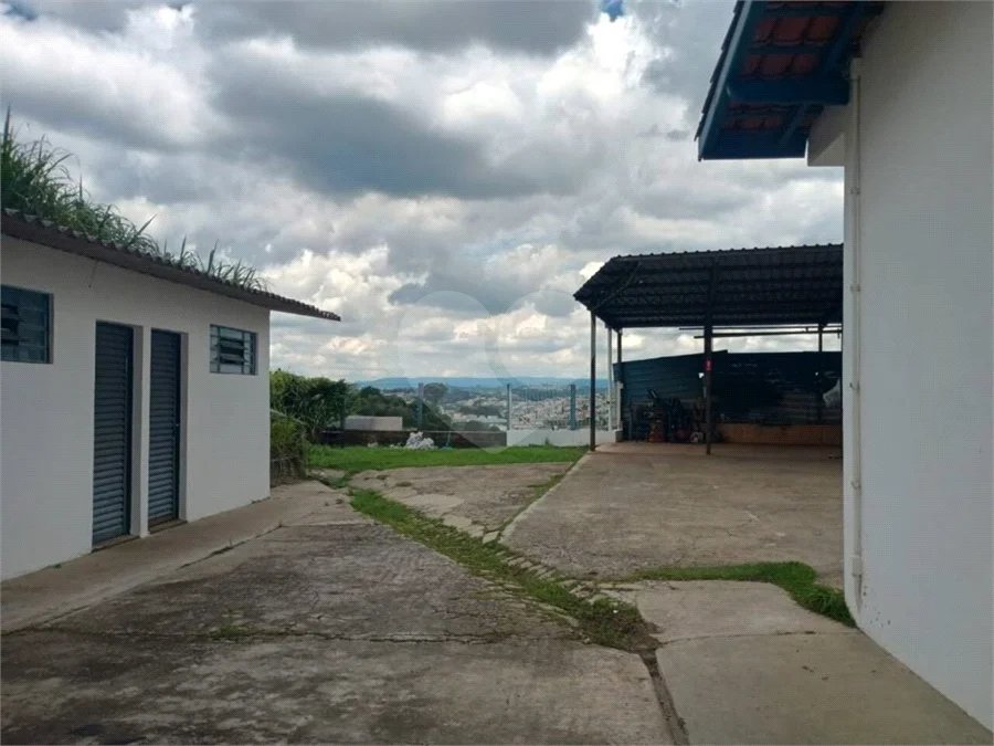 Salão Comercial a Venda no Jardim Melle em Vinhedo/SP