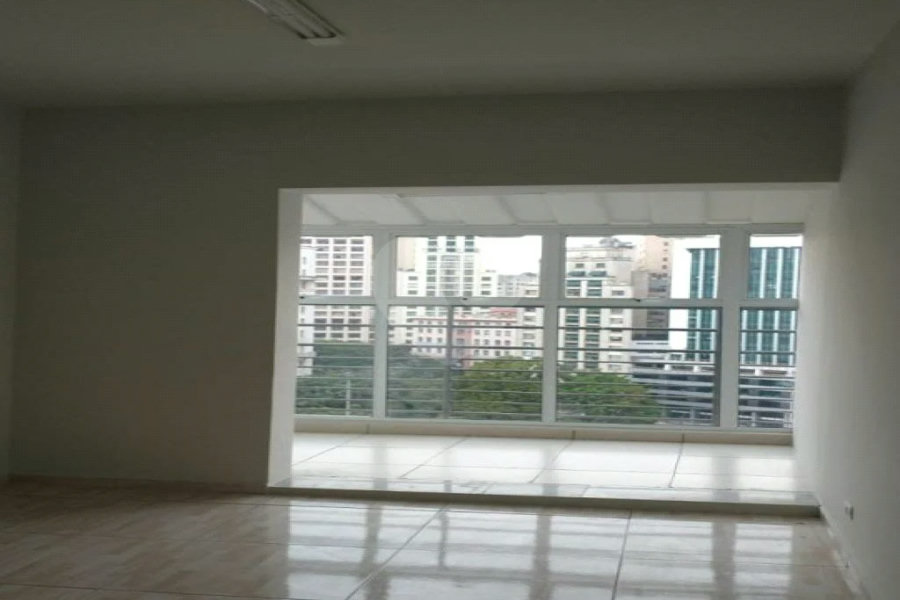 Ótima sala para escritório com 37 m², possui 2 ambientes.
